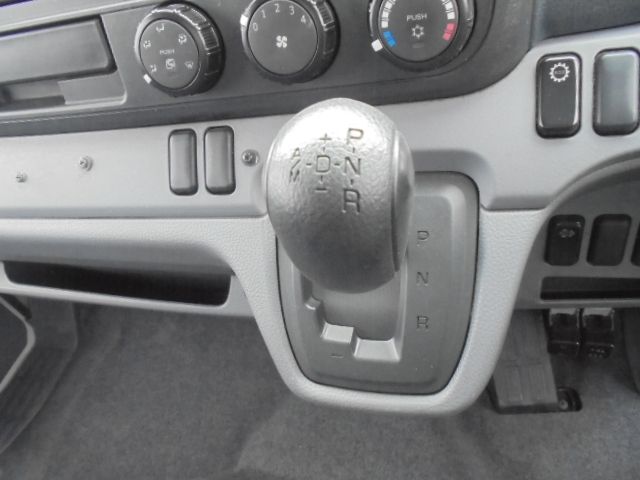 MITSUBISHI CANTER 2011 Image 31