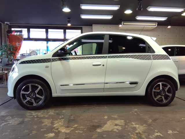 RENAULT TWINGO 2019 Image 31