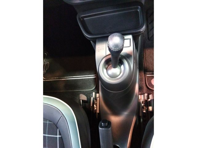 RENAULT TWINGO 2019 Image 31