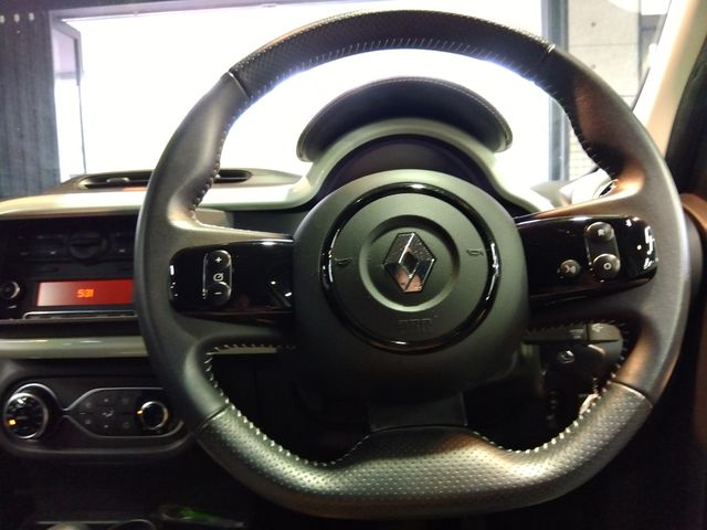 RENAULT TWINGO 2019 Image 31