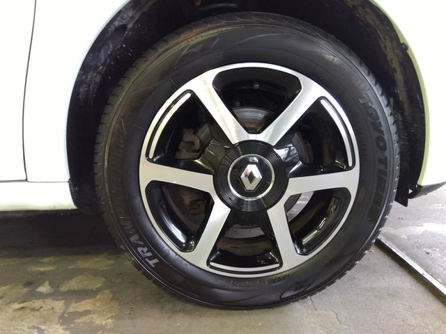 RENAULT TWINGO 2019 Image 31