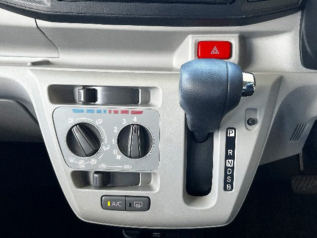 DAIHATSU MIRA E:S 2019 Image 31