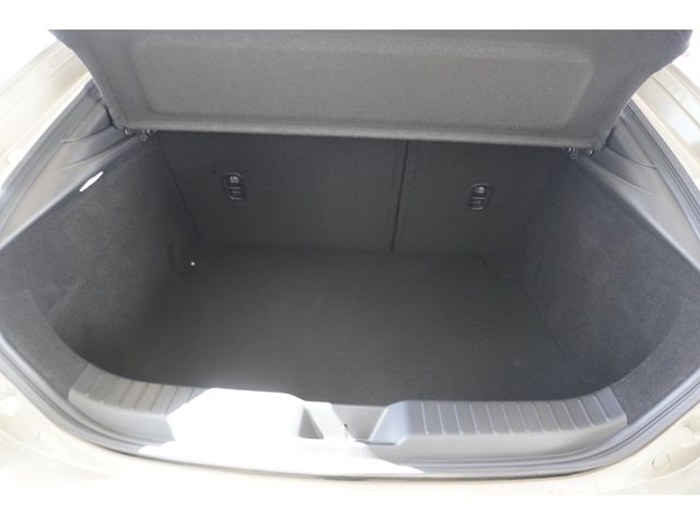 MAZDA 3 FASTBACK 2025 Image 31