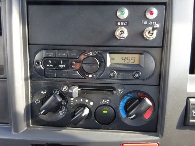 ISUZU ELF 2019 Image 31