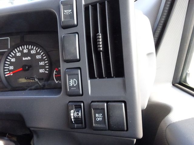 ISUZU ELF 2019 Image 31