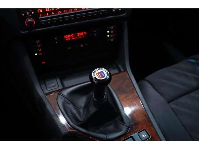 ALPINA B10 LIMOUSINE 1998 Image 31