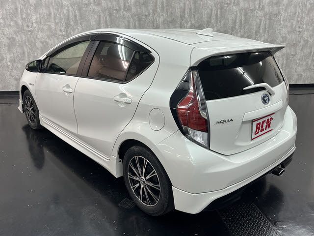 TOYOTA AQUA 2016 Image 31