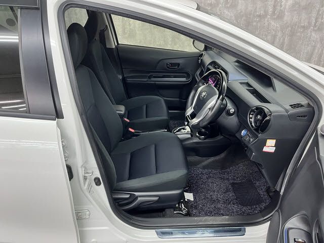 TOYOTA AQUA 2016 Image 31