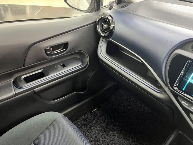 TOYOTA AQUA 2016 Image 31