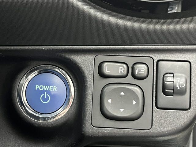 TOYOTA AQUA 2016 Image 31