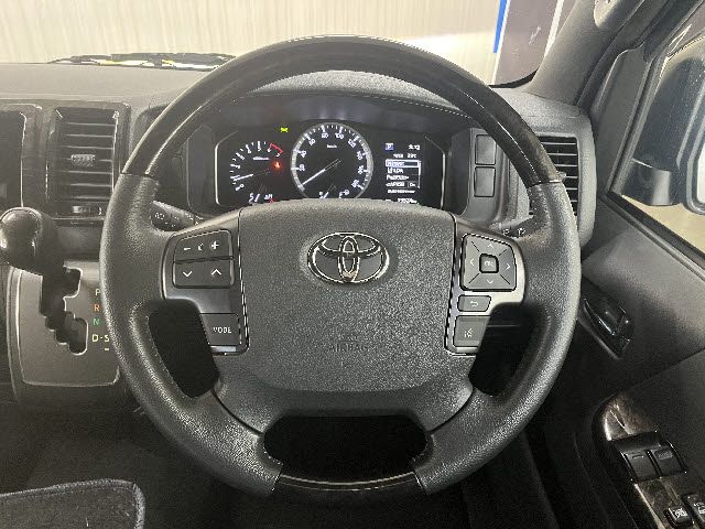 TOYOTA HIACE VAN 2WD 2021 Image 31