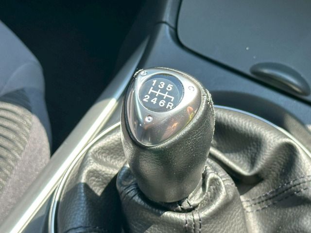 MAZDA RX-8 2003 Image 31