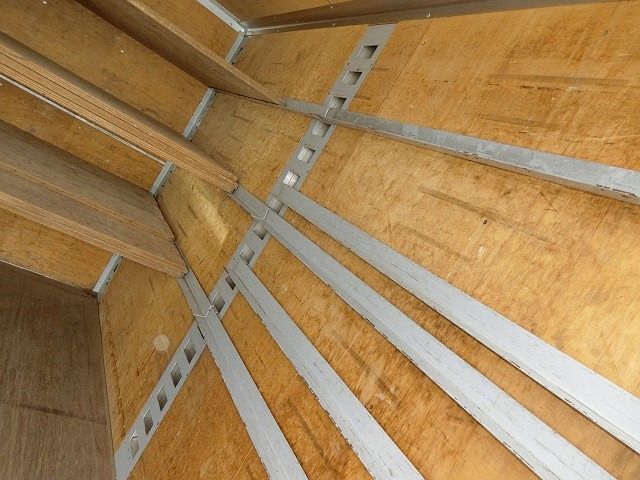 ISUZU ELF 2013 Image 31