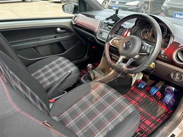 VOLKSWAGEN UP! 2019 Image 31