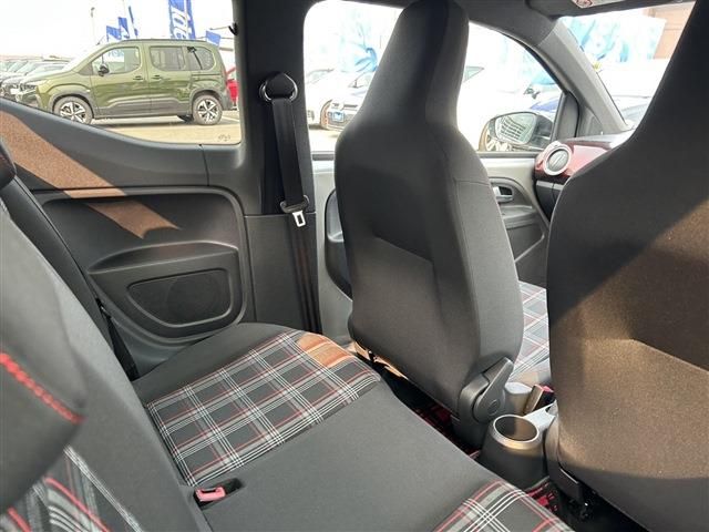 VOLKSWAGEN UP! 2019 Image 31