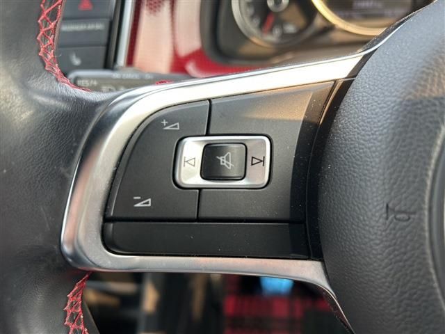 VOLKSWAGEN UP! 2019 Image 31