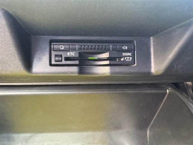 TOYOTA HARRIER HYBRID 2014 Image 31