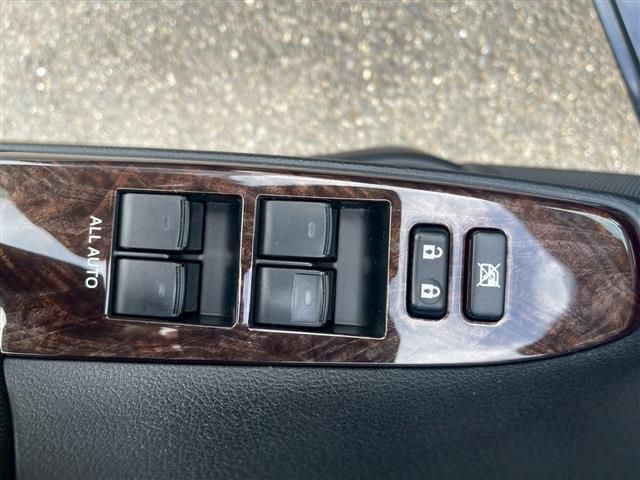 TOYOTA MARK X 2018 Image 31