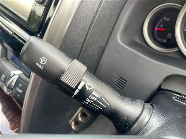 TOYOTA MARK X 2018 Image 31