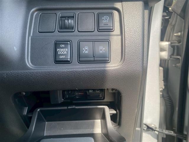 NISSAN SERENA  S-HYBRID 2018 Image 31