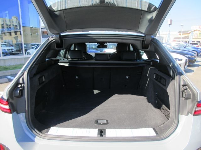 BMW 5SERIES TOURING 2024 Image 31