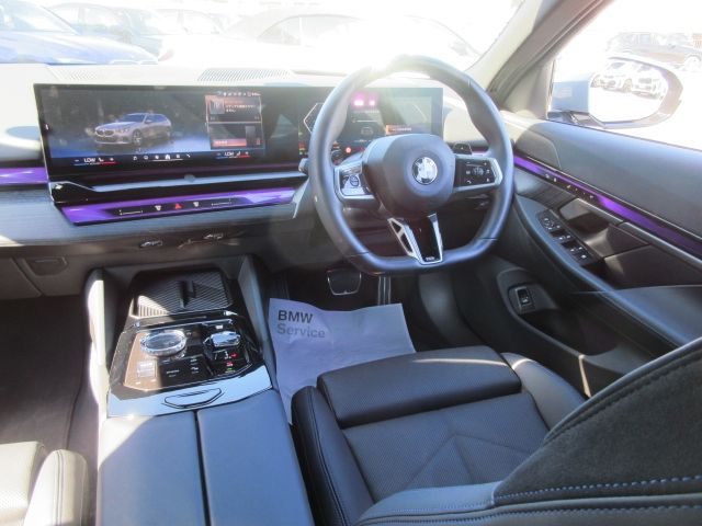 BMW 5SERIES TOURING 2024 Image 31