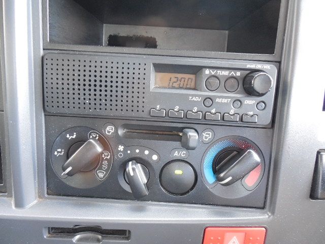 NISSAN ATLAS 2010 Image 31