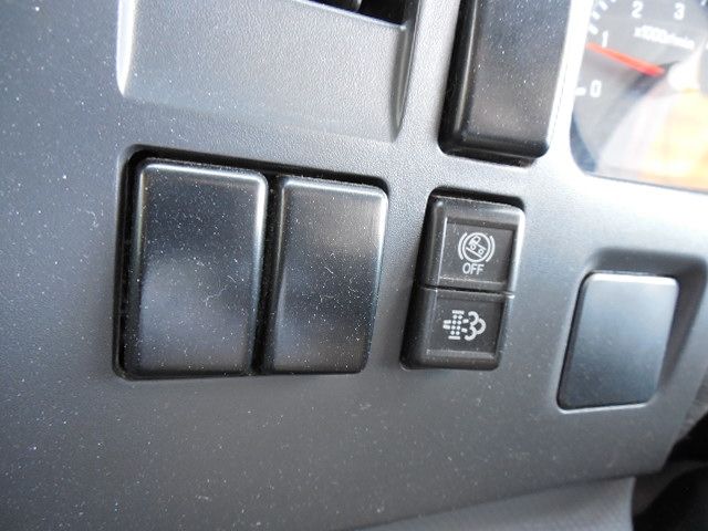 NISSAN ATLAS 2010 Image 31