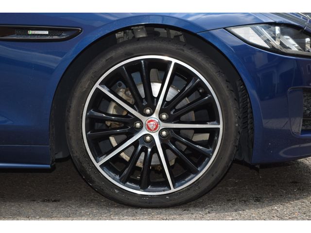 JAGUAR XESERIES 2016 Image 31