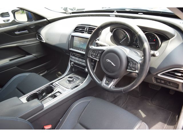 JAGUAR XESERIES 2016 Image 31