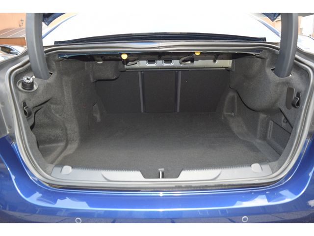 JAGUAR XESERIES 2016 Image 31