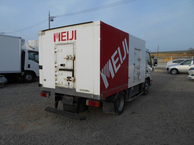 HINO DUTRO 2013 Image 31