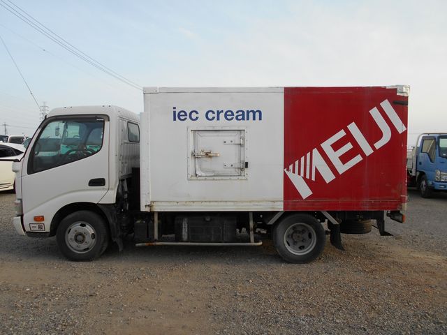 HINO DUTRO 2013 Image 31