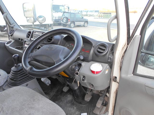 HINO DUTRO 2013 Image 31