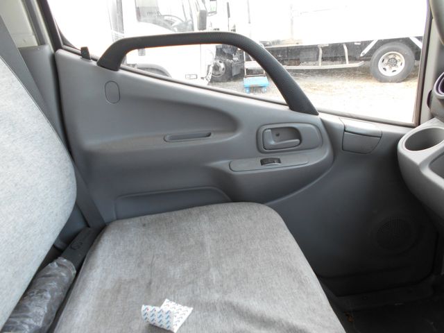 HINO DUTRO 2013 Image 31