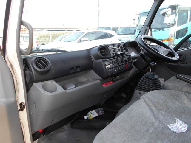 HINO DUTRO 2013 Image 31