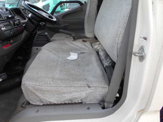 HINO DUTRO 2013 Image 31