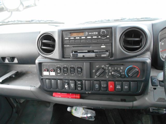 HINO DUTRO 2013 Image 31