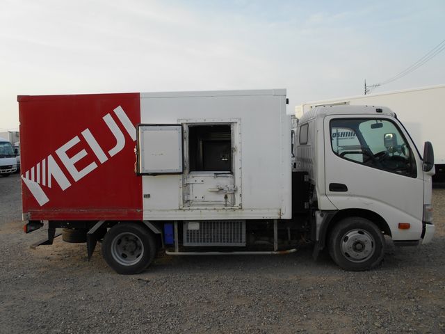 HINO DUTRO 2013 Image 31