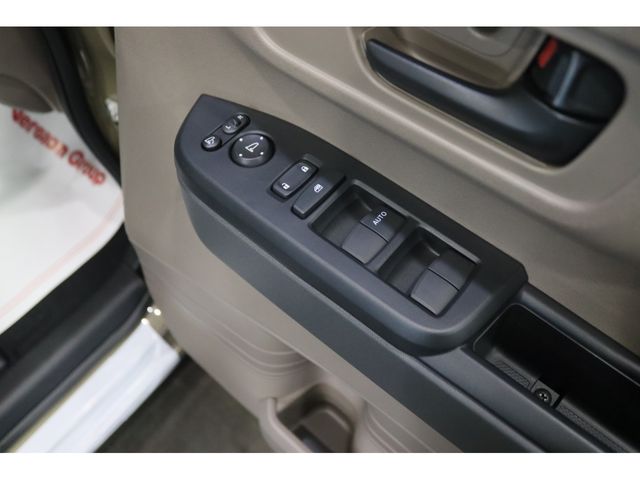 HONDA N BOX JOY 2025 Image 31