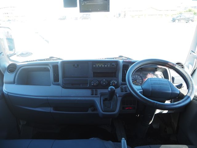 MITSUBISHI CANTER 2011 Image 31