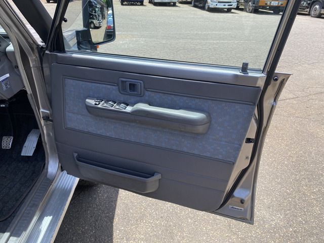 TOYOTA LANDCRUISER VAN 2001 Image 31