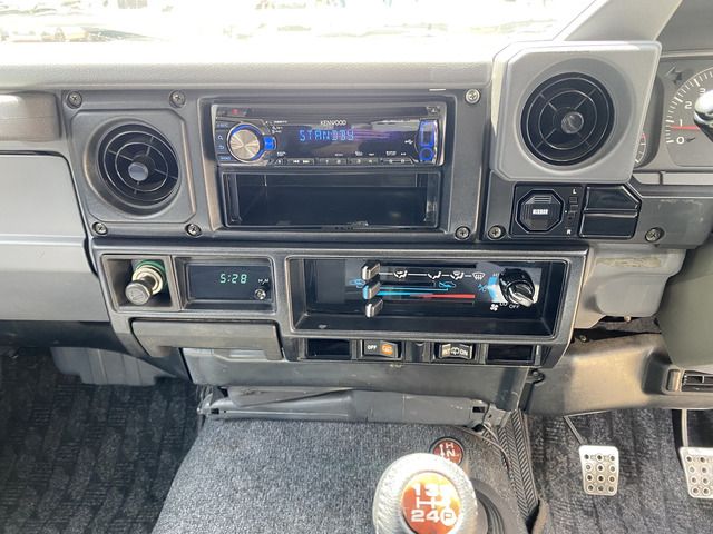 TOYOTA LANDCRUISER VAN 2001 Image 31