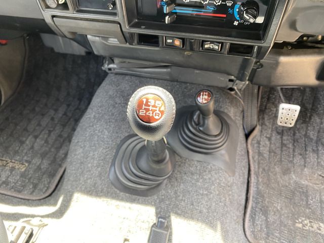 TOYOTA LANDCRUISER VAN 2001 Image 31