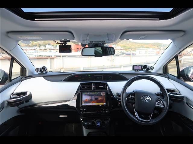 TOYOTA PRIUS 4WD 2020 Image 31