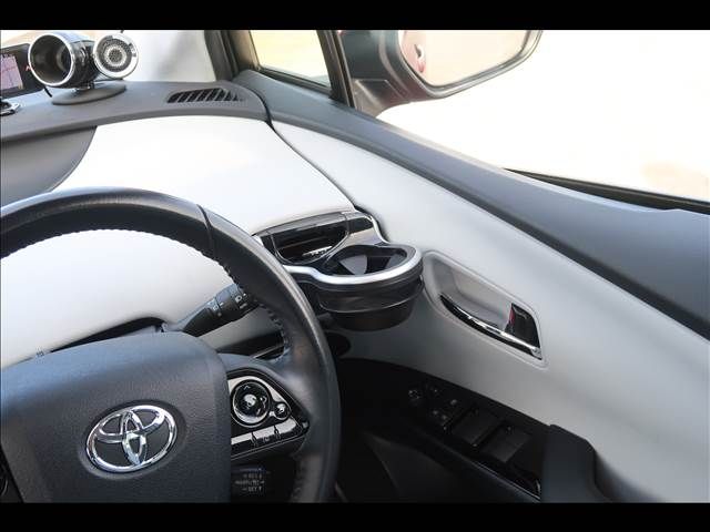 TOYOTA PRIUS 4WD 2020 Image 31