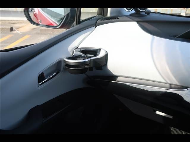 TOYOTA PRIUS 4WD 2020 Image 31