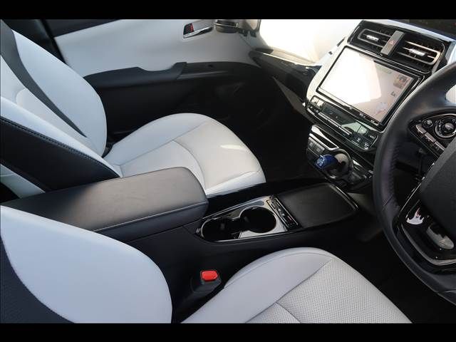 TOYOTA PRIUS 4WD 2020 Image 31