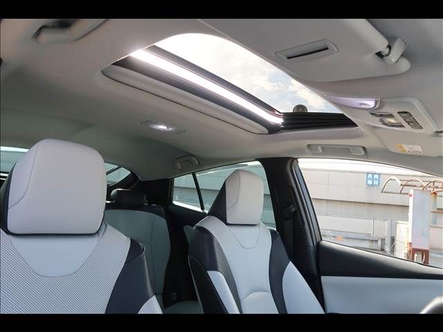 TOYOTA PRIUS 4WD 2020 Image 31