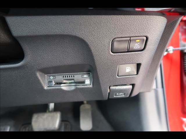 TOYOTA PRIUS 4WD 2020 Image 31